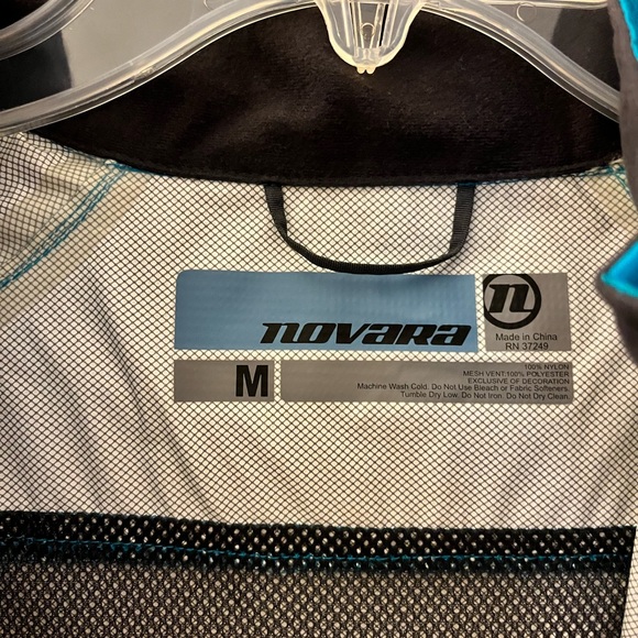 Novara Lightweight Waterproof Full Zip Jacket - Picture 2 of 8